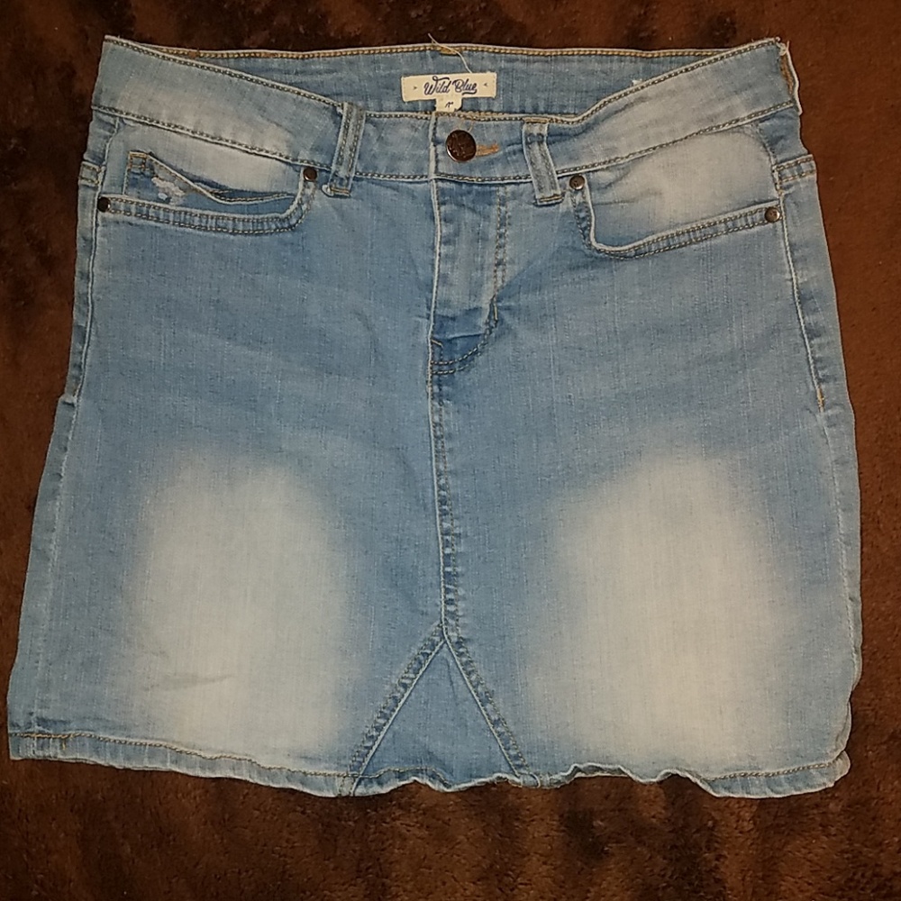 Stretchy light wash Jean skirt